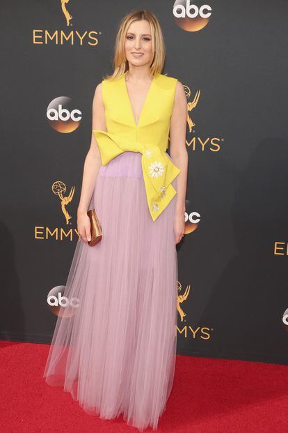 Diseño español en los Emmy: Laura Carmichael (Downton Abbey) apuesta por esta delicada propuesta de Delpozo.