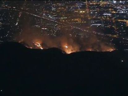 El fuego se originó el pasado viernes en la ciudad estadounidense y, desde entonces, 700 familias han sido evacuadas