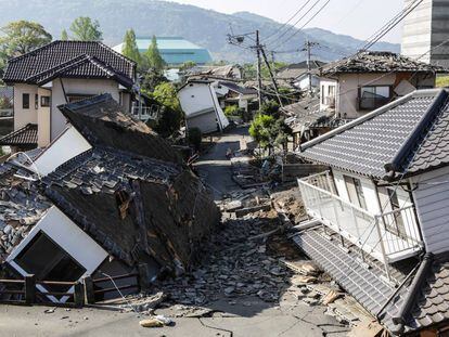 Casas destruidas en Kumamoto (Japón) tras el terremoto del 16 de abril de 2016.