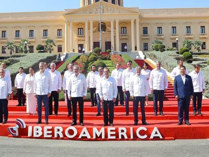 Foto de familia de la Cumbre Iberoamericana de Santo Domingo.