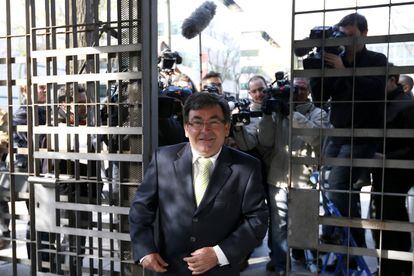 El ex director deportivo Vicente Belda, a su llegada a la última sesión del juicio de la operación Puerto, en 2013.