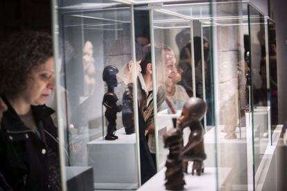 Visitantes en el Museo de las culturas del mundo de Barcelona, la Nit dels Museus. 