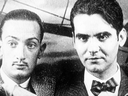 El poeta Federico García Lorca (derecha) junto a Salvador Dalí, en una imagen sin fechar.