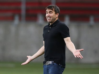 Eduardo Coudet, durante un partido del Internacional de Porto Alegre.