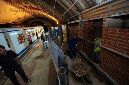 Obras en la estación de Legazpi en la línea tres del Metro.