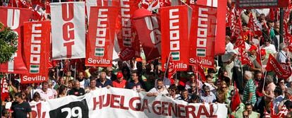 30.000 personas han participado en la manifestación convocada en Sevilla contra la reforma laboral.