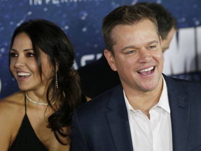 El actor Matt Damon y su esposa, Luciana Barroso, en el estreno de 'Men in Black International' en Nueva York en junio de 2019.