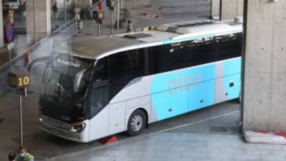 Un autobús de Alsa en la Estación Sur de Madrid.