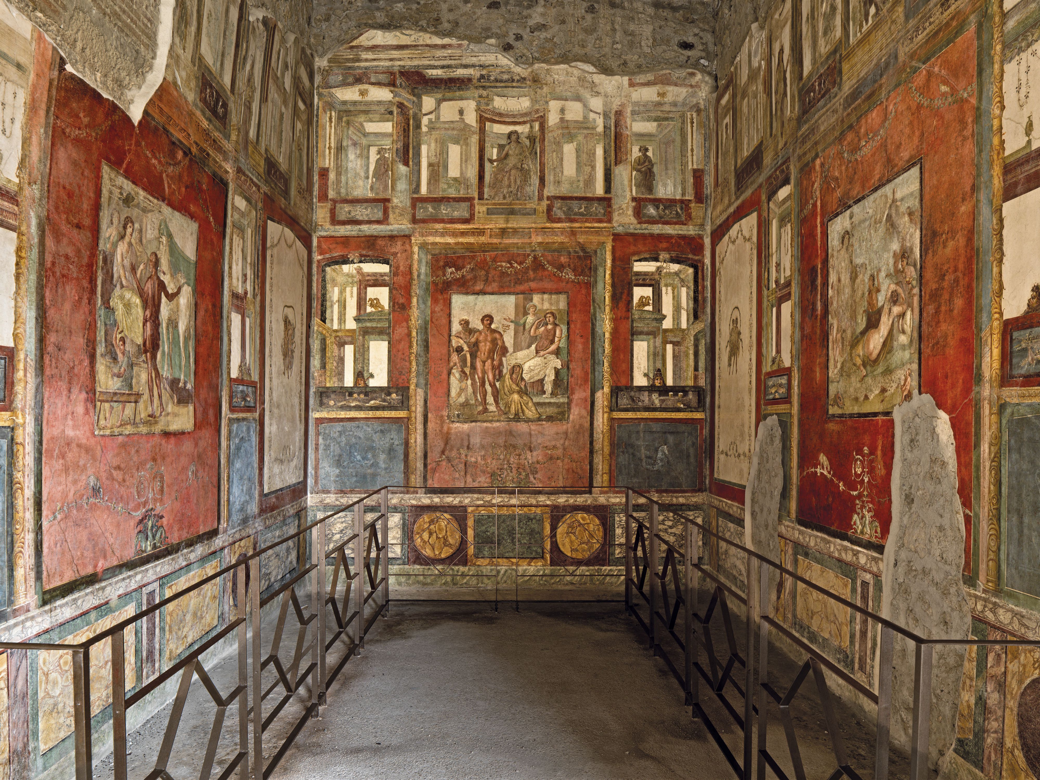  Casa de los Vetios, de los comerciantes Aulo Vetio Restituto y Aulo Vetio Conviva, con pinturas del cuarto estilo.