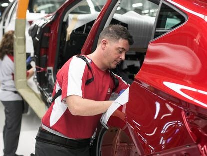 Cadena de montaje del Seat Le&oacute;n en la planta de Martorell, Barcelona. 