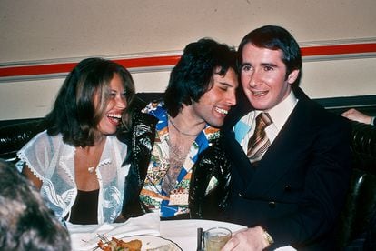 Reid y Mercury fotografiados durante una cena en 1977.