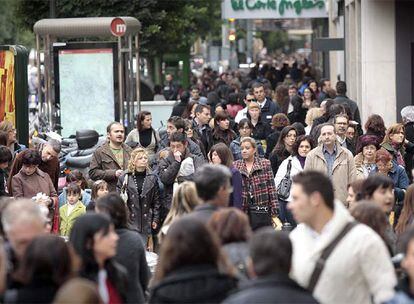 La calle Colón de Valencia dejaría de abrir en festivo según el plan inicial del Ayuntamiento.