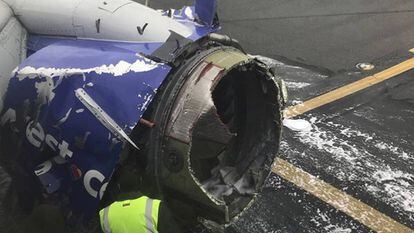 Motor izquierdo del Boeing 737 de la compañía Southwest Airlines accidentado en EEUU. 