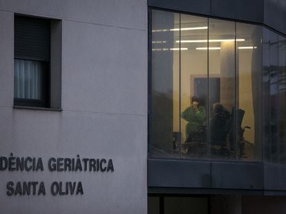 La residencia Santa Oliva, en Olesa de Montserrat, investigada por la fiscalía por el alto número de ancianos fallecidos.
