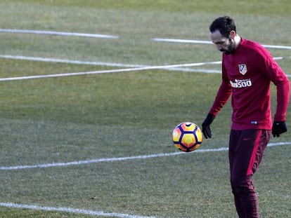 Gait&aacute;n (i) y Juanfran en el entrenamiento de este viernes.