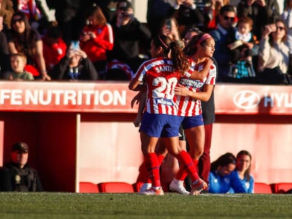 Denya Castellanos sustituye a Leicy Santos en el partido contra el Sporting Huelva.