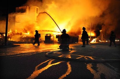 El último balance policial cifró en 27 los detenidos durante las protestas en Baltimore, además de 15 agentes de policía heridos, dos de los cuales permanecen hospitalizados.