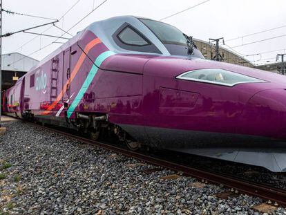 Tren Avlo de Renfe, en los talleres de Villaseca de La Sagra (Toledo).