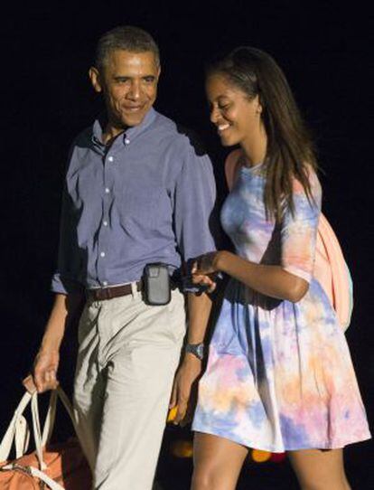 Barack Obama y su hija mayor, Malia, en la Casa Blanca.