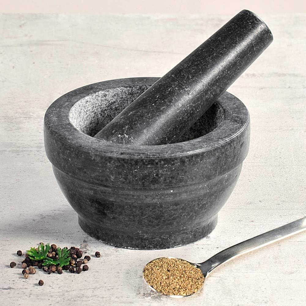 Este mortero de granito, de la marca Kesper, es ideal para majar alimentos y preparar guacamole.
