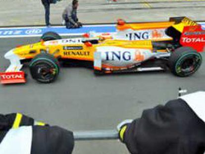 Fernando Alonso, durante los entrenamientos libres del Gran Premio de Alemania