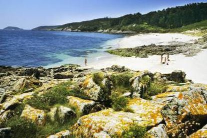 Playa nudista de Melide, en la isla de Ons, en el parque natural de las Islas Atlánticas (Pontevedra).