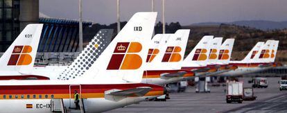 Aviones de Iberia en la Terminal T-4 del aeropuerto de Madrid Barajas.