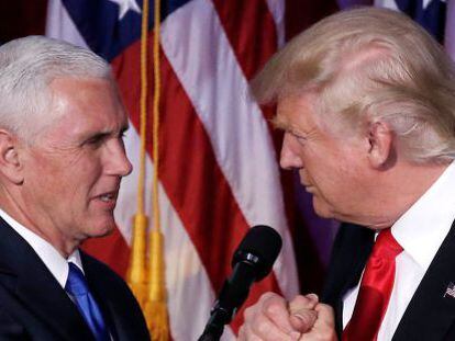 El presidente electo de EE UU, Donald Trump (a la derecha), junto al vicepresidente electo, Mike Pence.