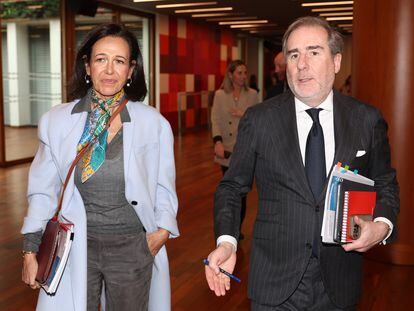 La presidenta del Banco Santander, Ana Botín, y su consejero delegado, Héctor Grisi, durante la presentación de resultados de la entidad, el 31 de enero en Boadilla del Monte (Madrid).