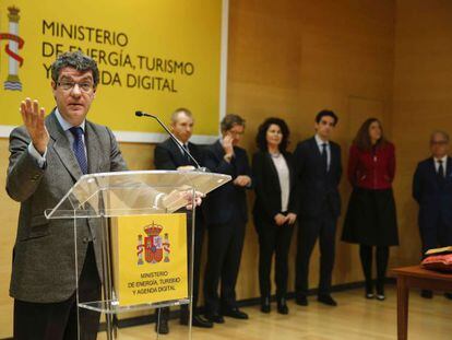 El ministro de Energ&iacute;a, &Aacute;lvaro Nadal, durante la toma de posesi&oacute;n de sus altos cargos, hoy en Madrid. 