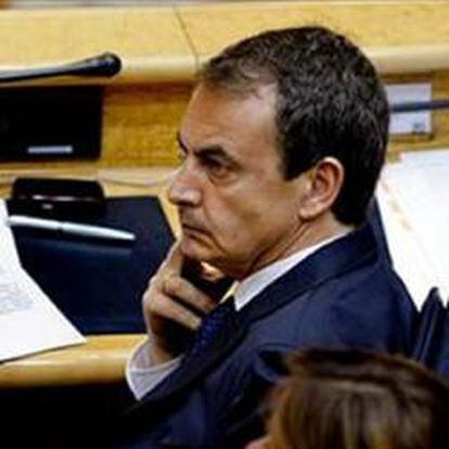 El presidente del Gobierno, José Luis Rodríguez Zapatero, durante la sesión de control al Ejecutivo, esta tarde en el Senado.