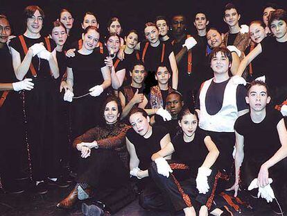 Los alumnos del instituto Pablo Ruiz Picasso, en una de sus actuaciones teatrales.