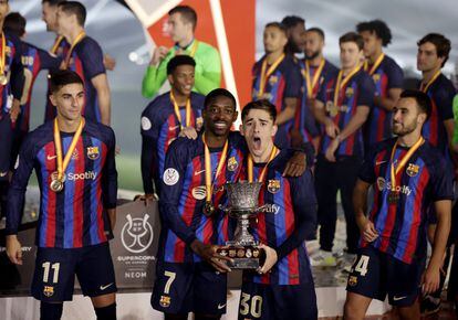 Los jugadores del Barcelona, Ousmane Dembele y Gavi, celebran la victoria.