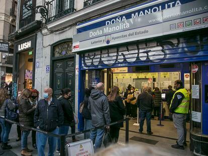 Cola para comprar lotería esta semana en la Administración de Doña Manolita en Madrid.