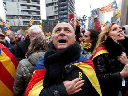 Manifestantes en apoyo al Govern destituido en Bruselas, el pasado d&iacute;a 7.