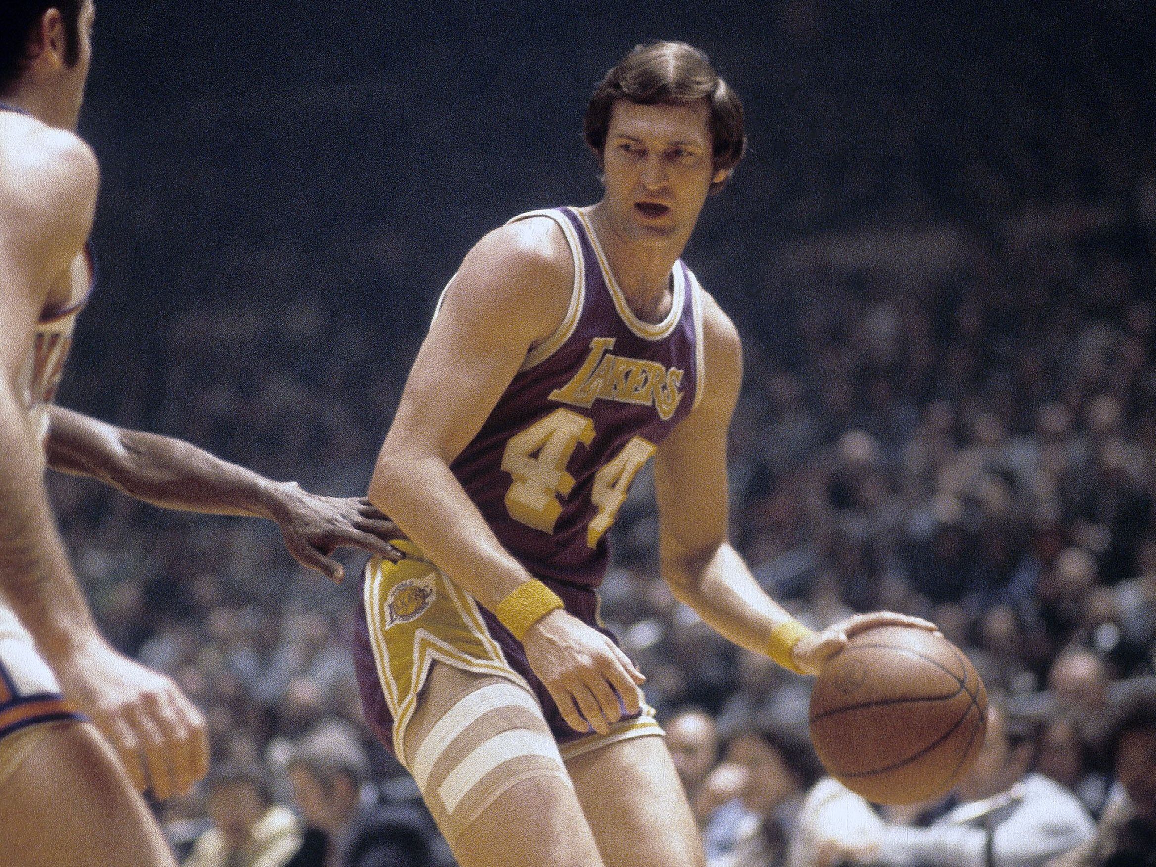 Muere Jerry West, leyenda del baloncesto e imagen de la NBA