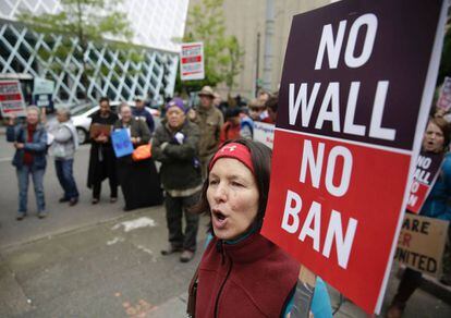 Una manifestante contra el veto migratorio, el pasado día 15 en Seattle.