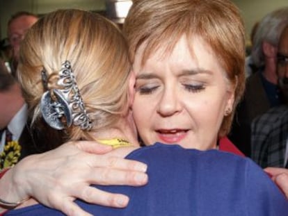 Los Nacionalistas de Nicola Sturgeon no logran mantener el extraordinario resultado de 2015. Gran subida de los conservadores