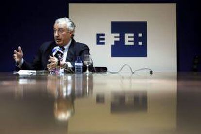 El presidente de Renfe, Julio Gómez-Pomar, durante la entrevista hoy con la Agencia Efe.