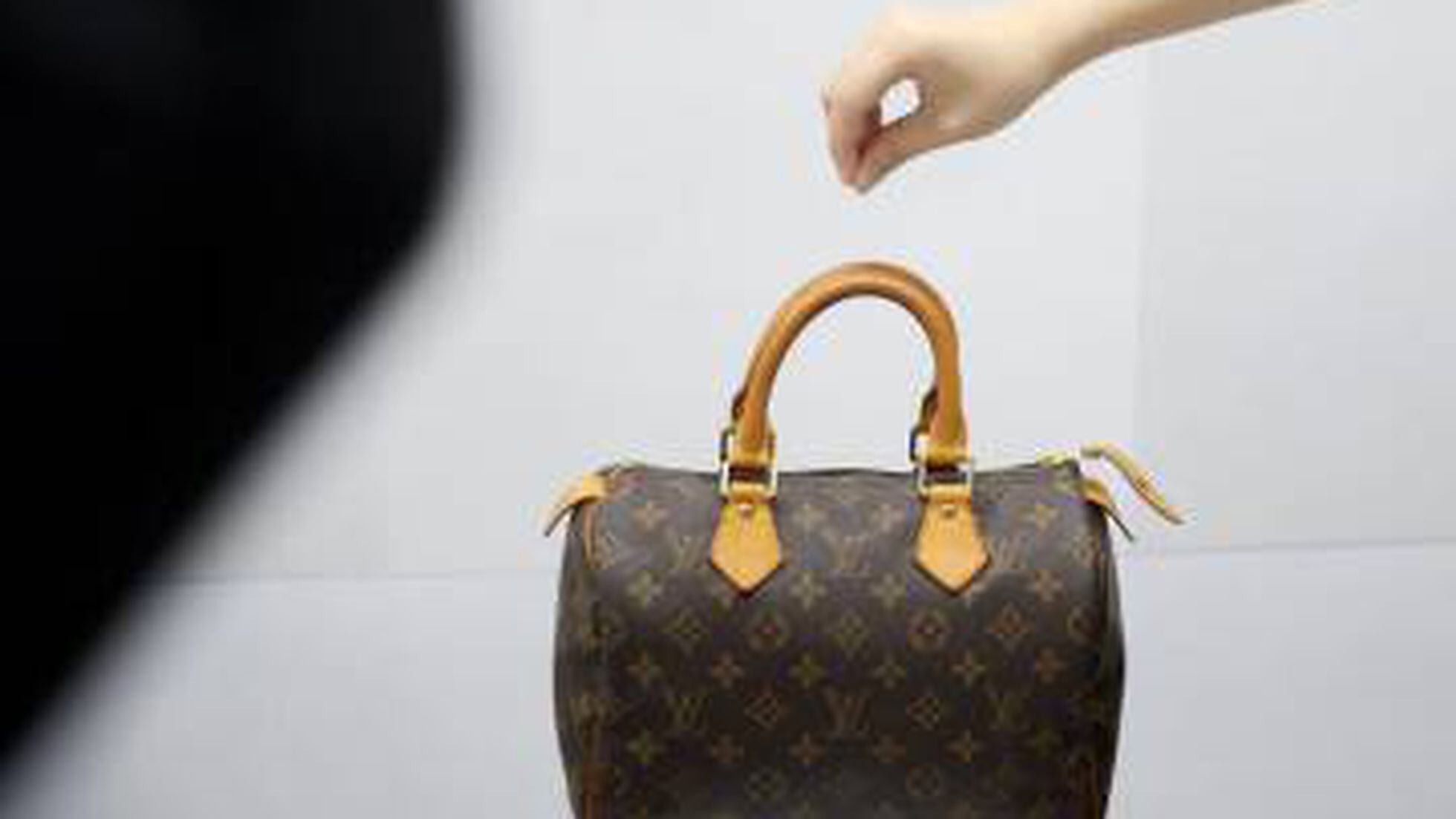 Bolsos de mano Louis Vuitton para mujer  Compra o Vende tus bolsos de Lujo  - Vestiaire Collective