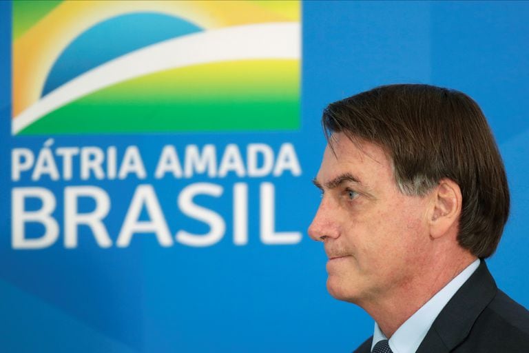 El presidente de Brasil, Jair Bolsonaro, presenta medidas contra el coronavirus en Brasilia, este miércoles.