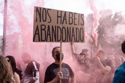 La plataforma ciudadana ‘La Culebra no se calla’ convocó el 21 de junio una manifestación para exigir ayudas urgentes para la recuperación de la zona afectada por el incendio de la sierra de La Culebra.
