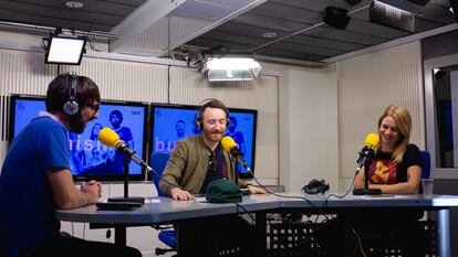Quique Peinado, Manuel Burque y Henar Álvarez, en una grabación de 'Buenismo bien'.