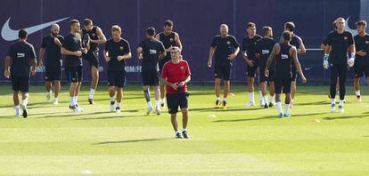 Valverde y los jugadores, en el entrenamiento de ayer.