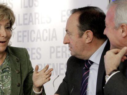 Esperanza Aguirre, Pedro Sanz y Ram&oacute;n Lu&iacute;s Valc&aacute;rcel, durante el Comit&eacute; Ejecutivo del PP.