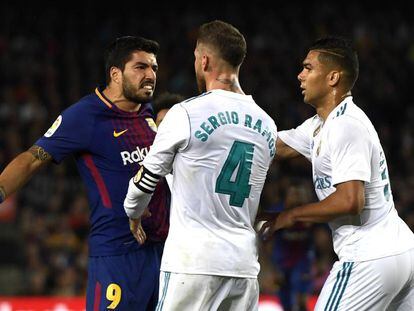 Suárez s'encara a Ramos i Casemiro.