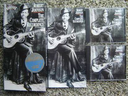 Estuche y discos de las grabaciones de Robert Johnson, que vendieron más de dos millones de copias.
