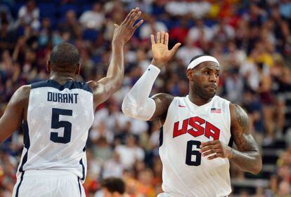 LeBron James y Kevin Durant con la selecci&oacute;n de EEUU. 