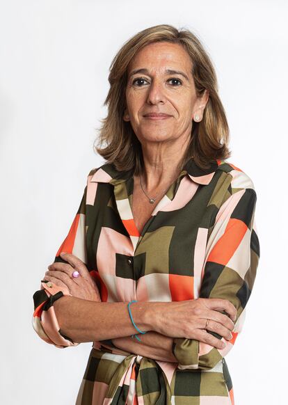 Mirenchu del Valle ha sido nombrada nueva presidenta de Unespa, de la que era secretaria general, en sustitución de Pilar González de Frutos, quien, tras 20 años consecutivos (cinco mandatos) al frente de la organización, ha decidido jubilarse. El nombramiento se produce tras la asamblea general ordinaria de la asociación empresarial del seguro, que se celebró ayer en Madrid, y en la que se renovaron los máximos órganos de gobierno. A la asamblea concurría una candidatura única que ha sido ampliamente avalada por los socios, que han optado por la continuidad en la gestión.