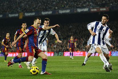Instante en el que Iniesta marca el segundo gol del partido.